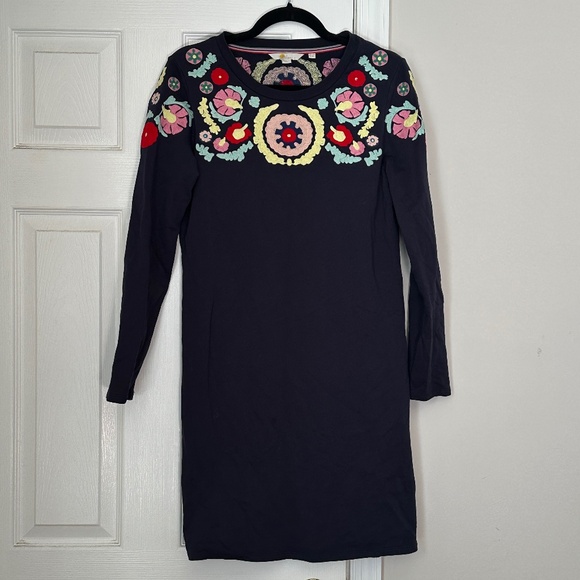 Boden Dresses & Skirts - Boden Navy Floral Embroidered Sweatshirt Dress Knee Length Size 8R Regular